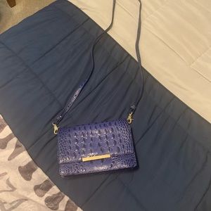 Brahmin Crossbody EUC, one small mark see zippered inside picture. 9x6x2.